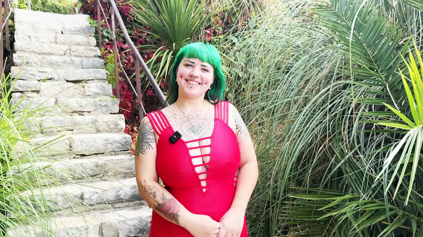 Jacquie et Michel – Lilith de Toulon – A Lilith de 20 años le encanta dejarse llevar por dos pollas